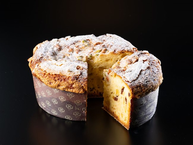 Panettone(Traditional Italian panettone with dried fruits and homemade raisin yeasts. )